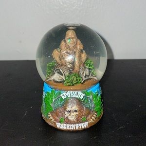 Spokane Washington Sasquatch Water Ball Snow Globe
